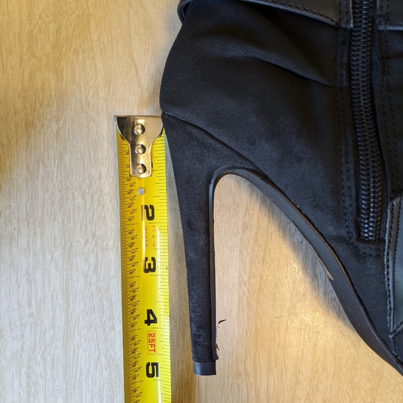 Michael Antonio Joyanna Black Buckle Strap Booties size 8.5 - Picture 10 of 10